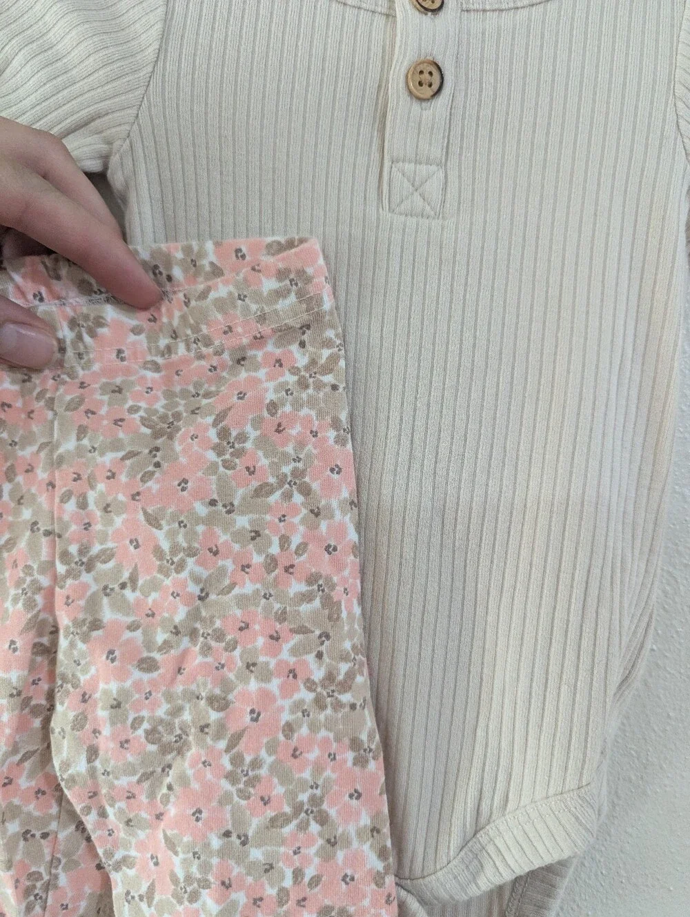 NWOT Floral & Cream Outfit Sz 3-6m